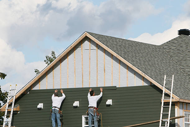 Professional Storm Damage Siding Repair technician working in Paeonian Springs, VA